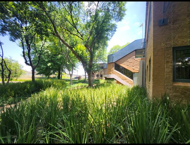 683M² OFFICE TO LET IN RANDJESPARK